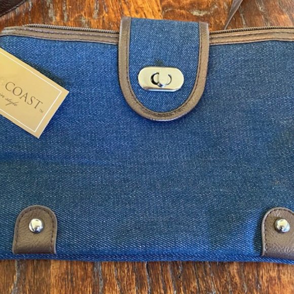 NWT * Gold Coast CROSSBODY Blue DENIM PURSE + Blue DENIM WATCH * 3 zip pockets - Picture 3 of 10